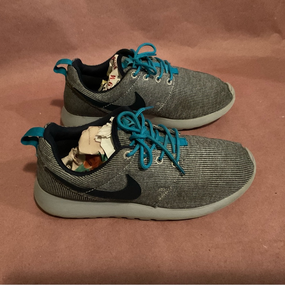 Women Nike Athletic Shoes Size 7Y Wom’s 8M Fabric